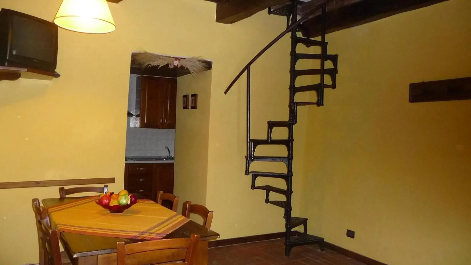 Freistehendes Agriturismo Mit Garten Und Pool Pratovecchio 0*,  Italy